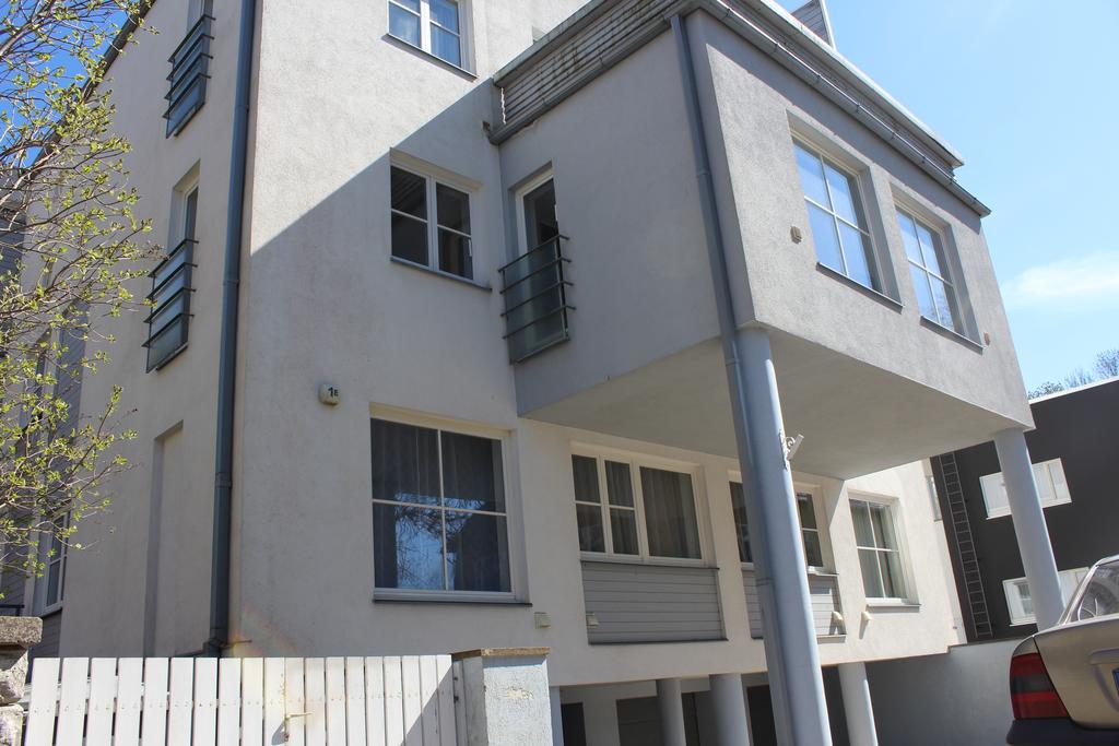 Long Holiday Apartment Курессааре Экстерьер фото