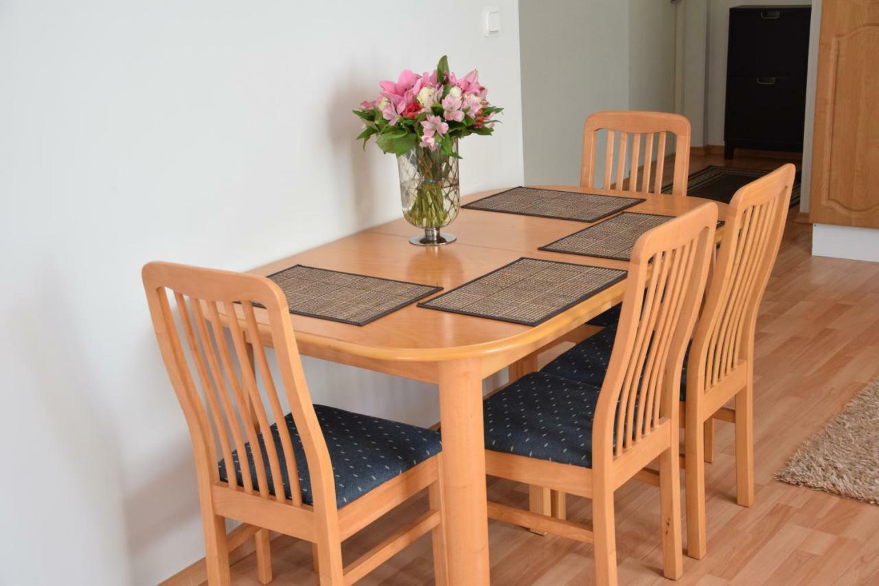 Long Holiday Apartment Курессааре Экстерьер фото